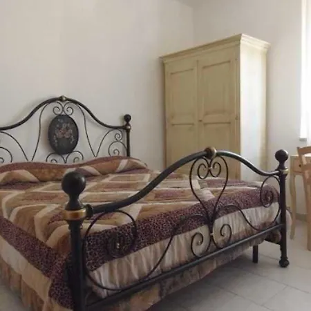 Lumiere Guest house 2*